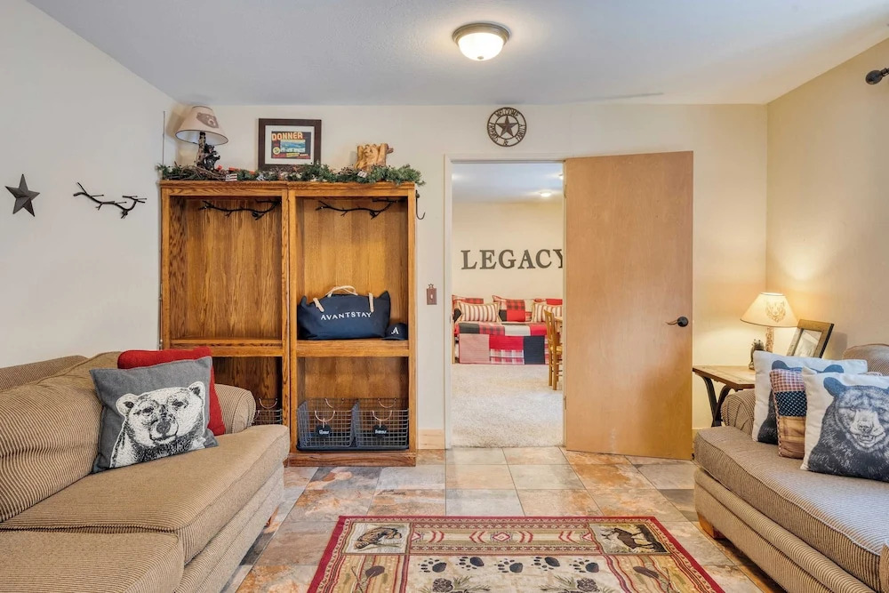 Mountain Cabin w/ Fireplace, Balcony & Easy Ski Access Bear Americana