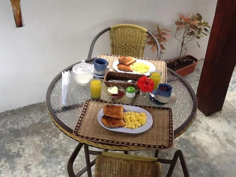 Hostal Moai