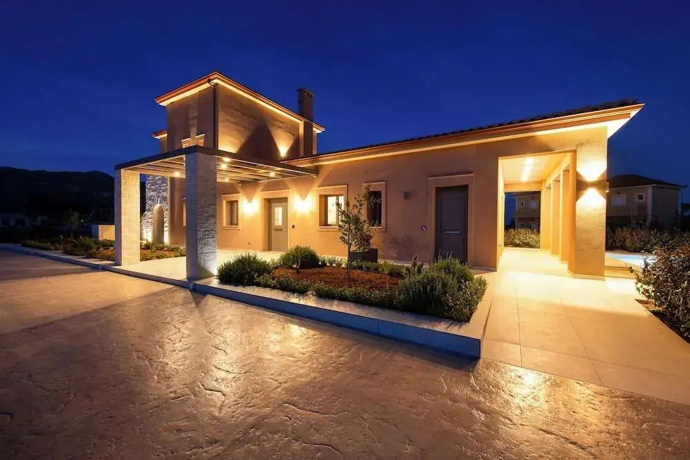 Reveli Suites