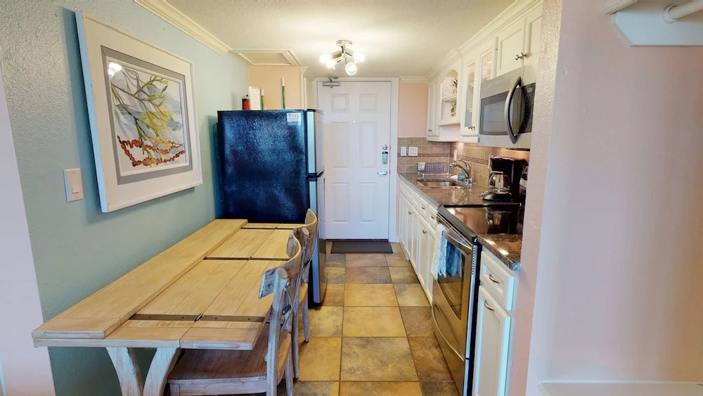 141 Sea Breeze 1 Bedroom 1 Bathroom Condo