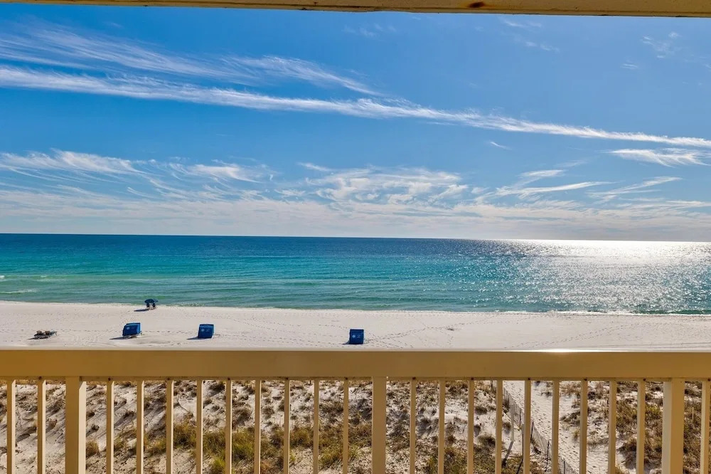 Pelican Beach 0411 1 Bedroom Condo by Pelican Beach Management