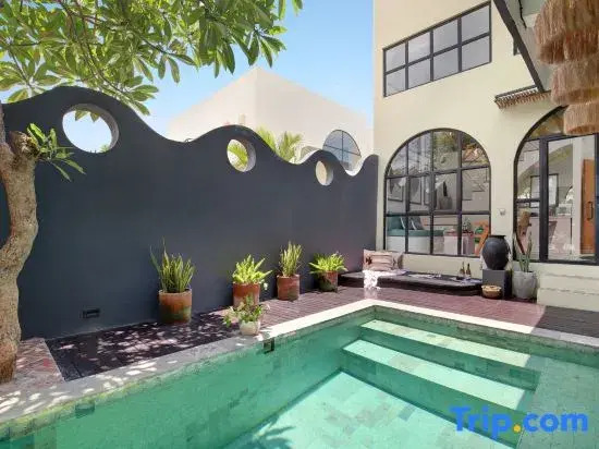 WH18 Luxury Loft Villa with Pool & Office