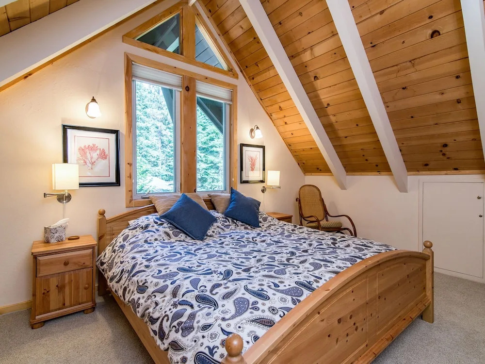 3br  In The Woods, Near Beach 3 Bedroom Cabin