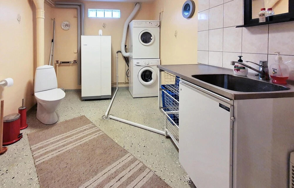 4 Bedroom Stunning Home In Örkelljunga