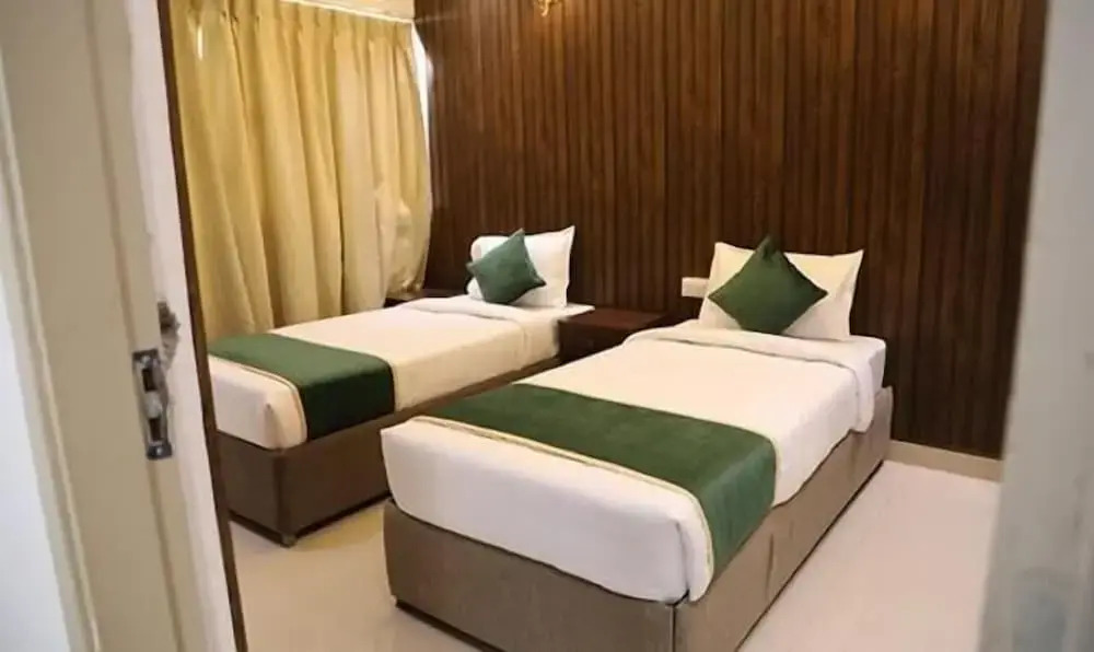 Fabhotel Outstay