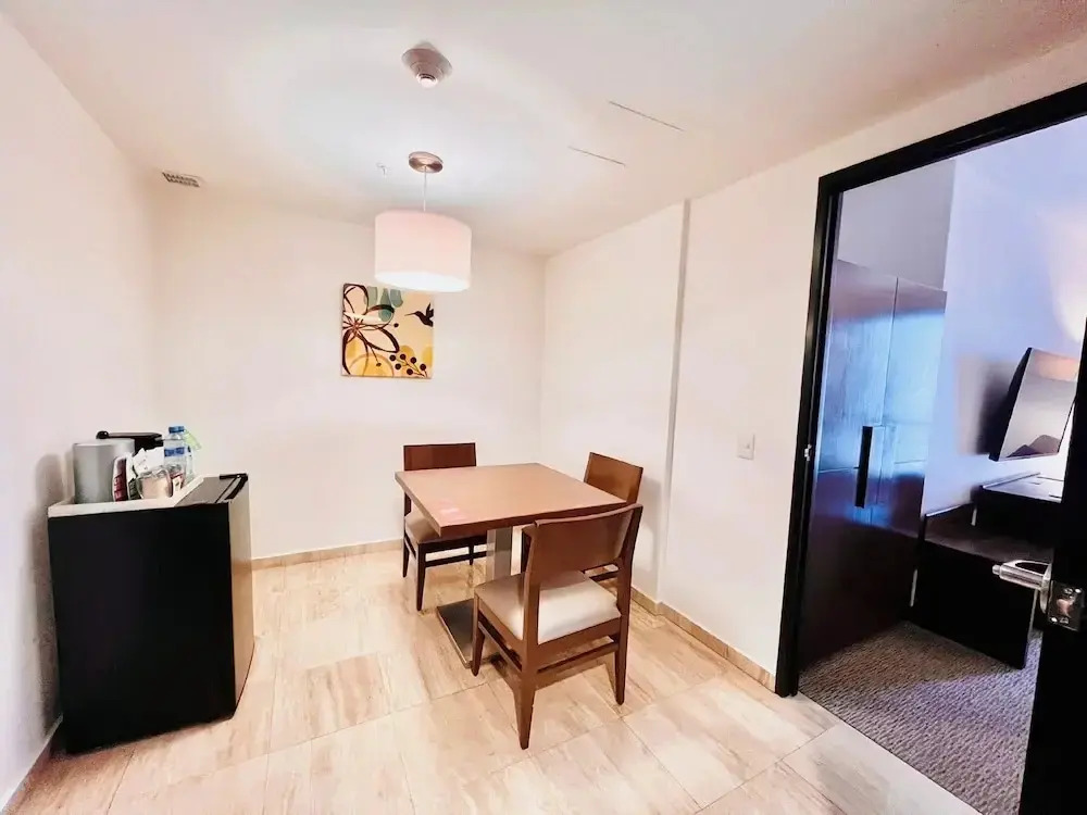 Holiday Inn Express Guadalajara Uag