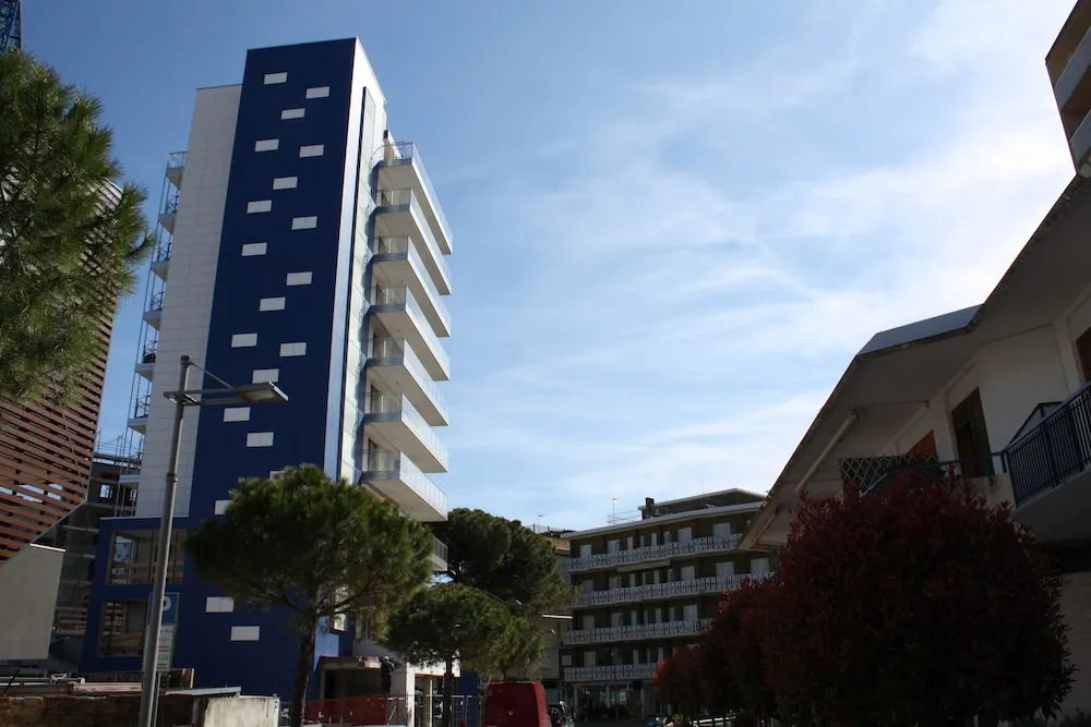 Nashira Apartments