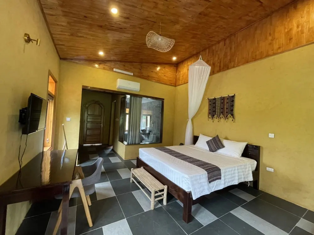 Sky Bay Lodge