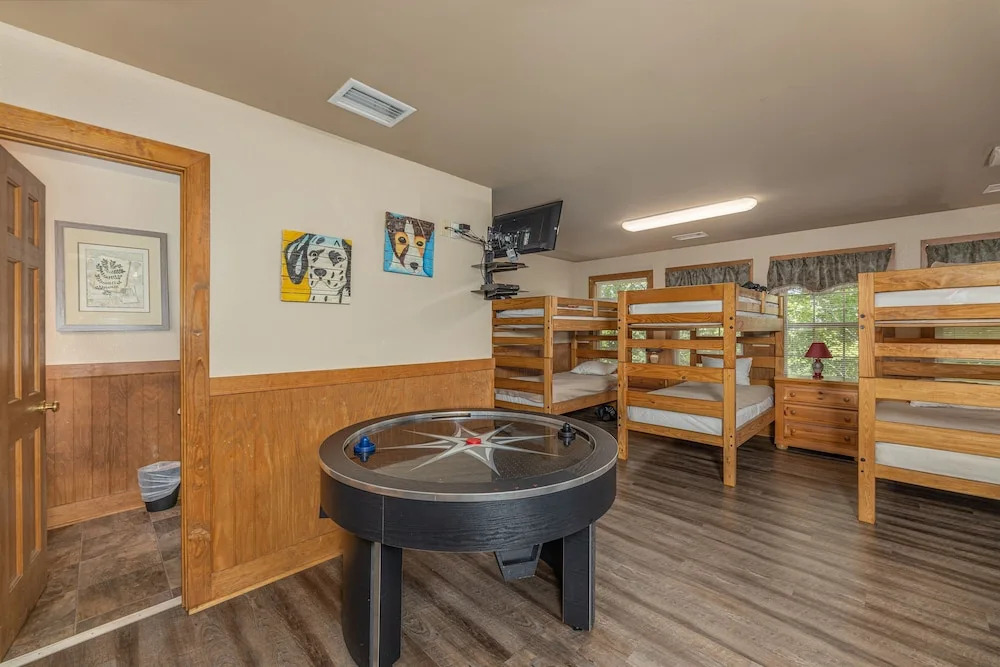 Magnolia Place 5 - Eight Bedroom Chalet