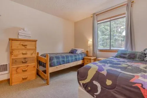 Little Trail Lodge - Unit B