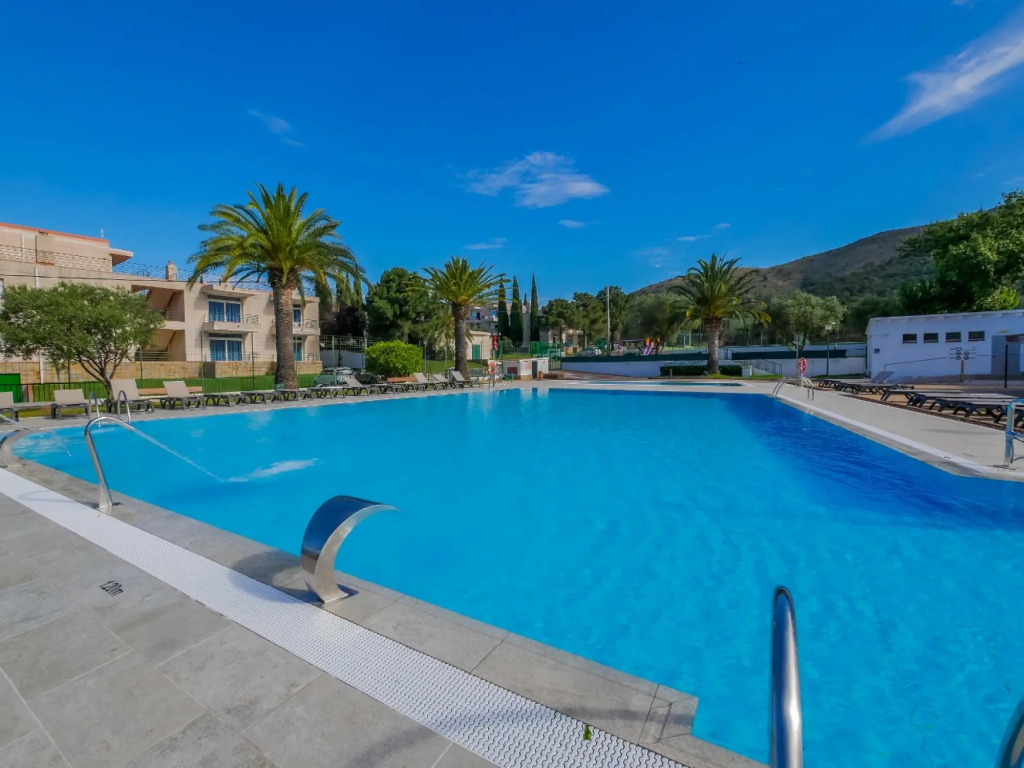 Rescator Resort 325 in Roses