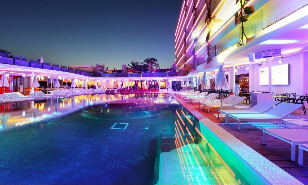 The Unexpected Ibiza Hotel - Ushuaïa Club entrance included