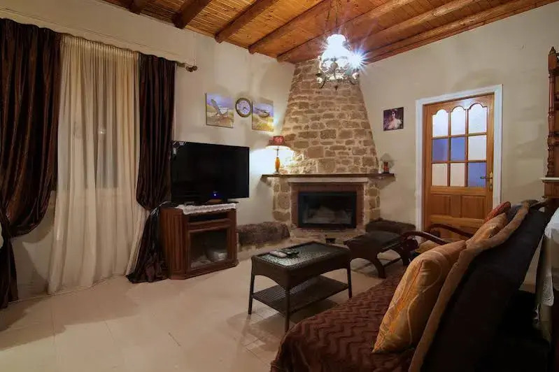 House Marevouni, Triopetra