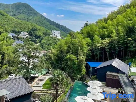 Yee Choi Hotels & Resorts