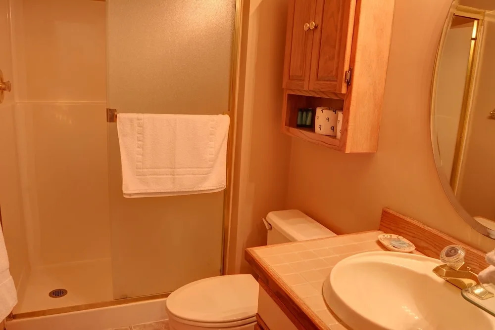 Seaside Beach Club 106 1 Br condo by RedAwning