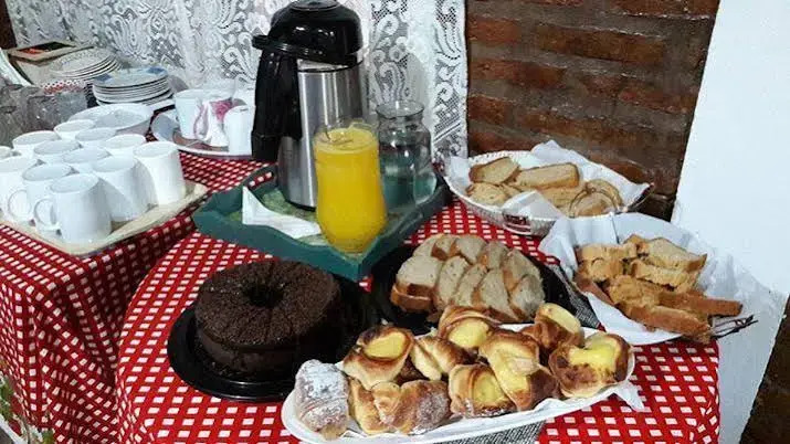 Residencial Azaleas Place Guest House