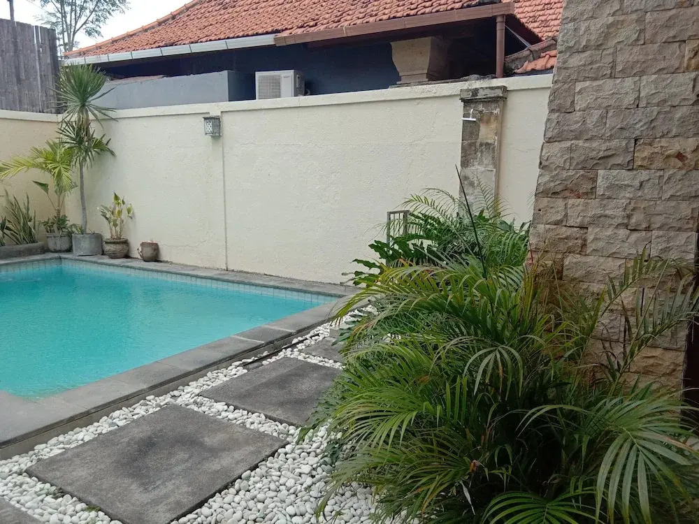 Loven Sanur Guest House