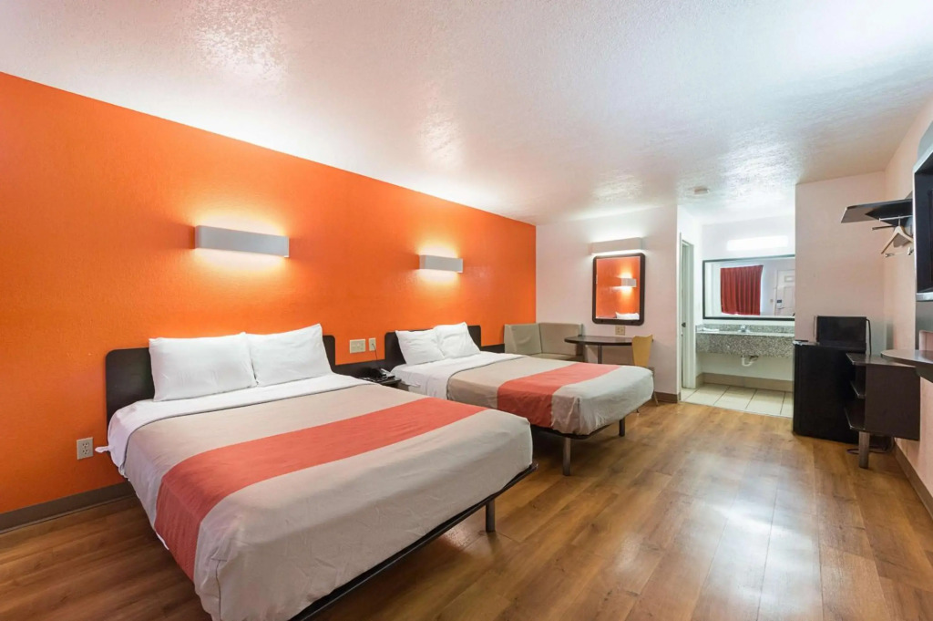 Motel 6-San Antonio, TX - Fiesta Trails