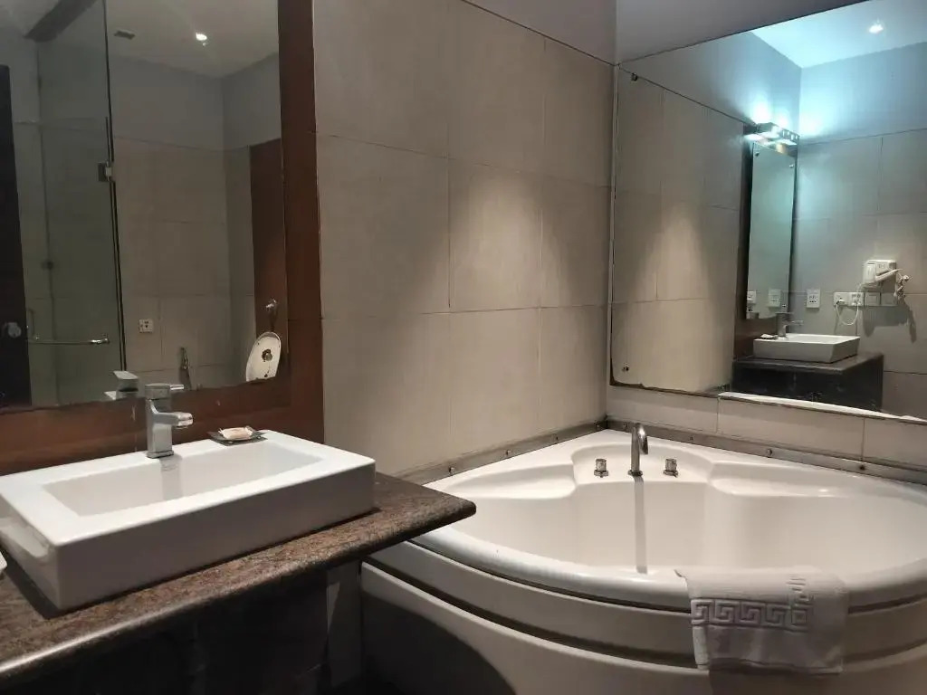 Bellanta Hotel, 7km from IGI Airport Delhi
