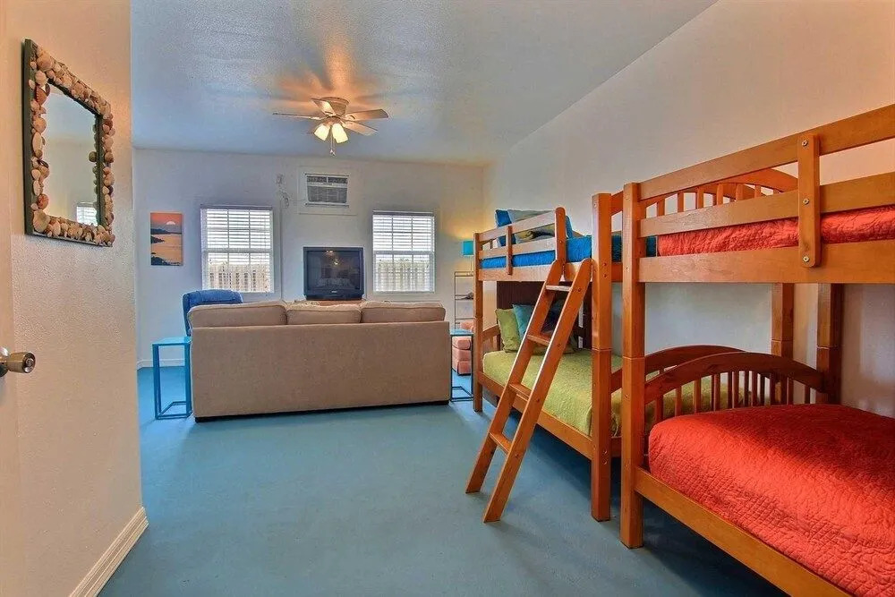 Tropical Touchdown - 4 Br Home