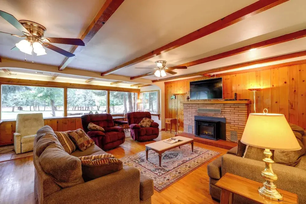 Cozy Cabin on 1 Acre in Premier Pine Neighborhood