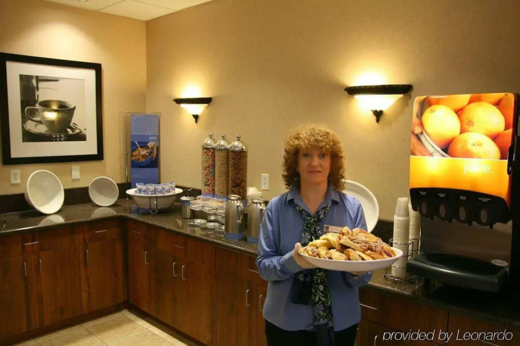 Hampton Inn & Suites College Station