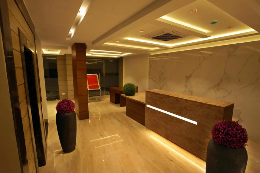 Iswarya Residency