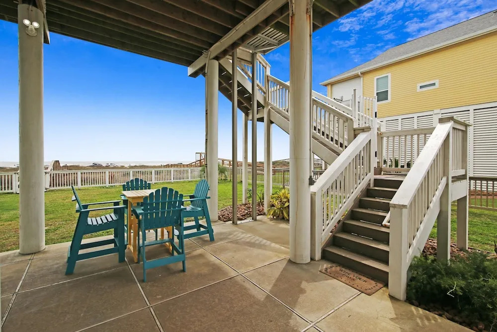 Enchanted Beachfront 3 Bedroom Home