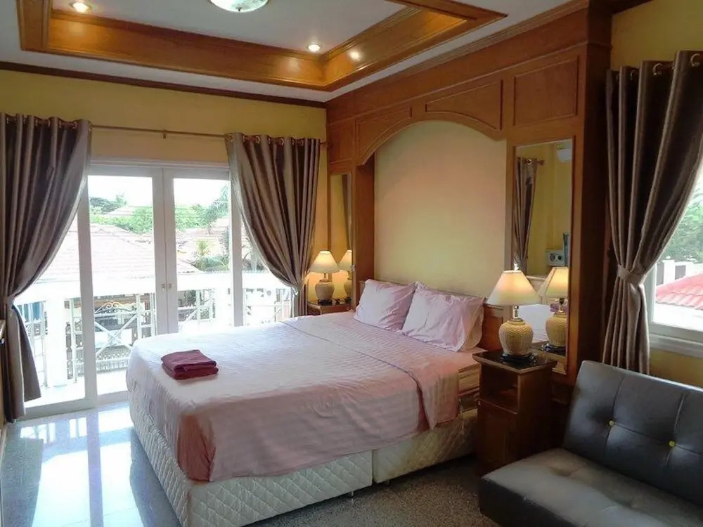 4 Bedroom Villa Walking Street 15 Min Ride Away