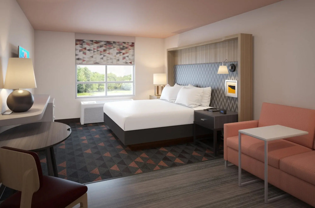 Holiday Inn & Suites - Fayetteville W-Fort Bragg Area by IHG
