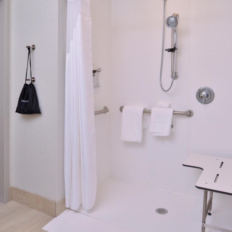 Holiday Inn Express & Suites Mall of America - MSP Airport by IHG
