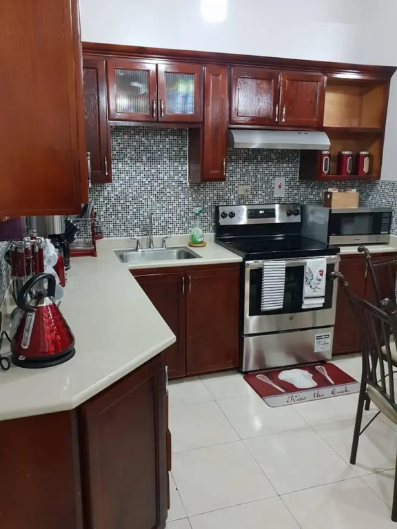 Apartment Sleeps 4 With En-suite Bathrooms