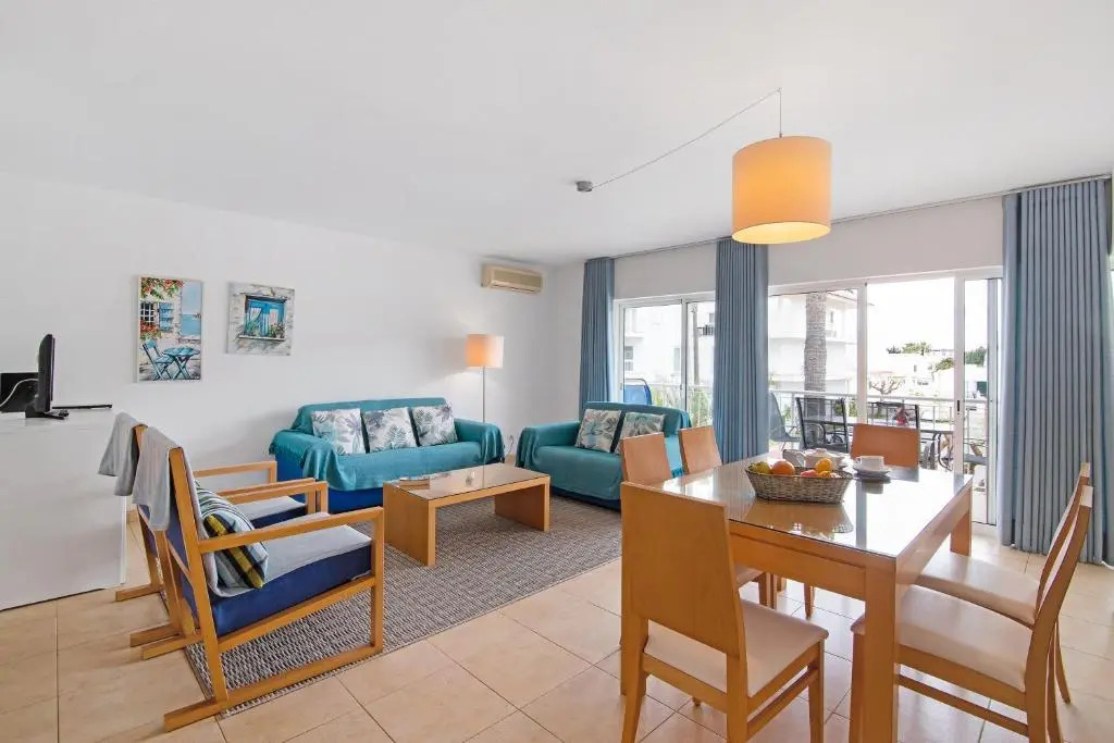 Costa Cabanas 62