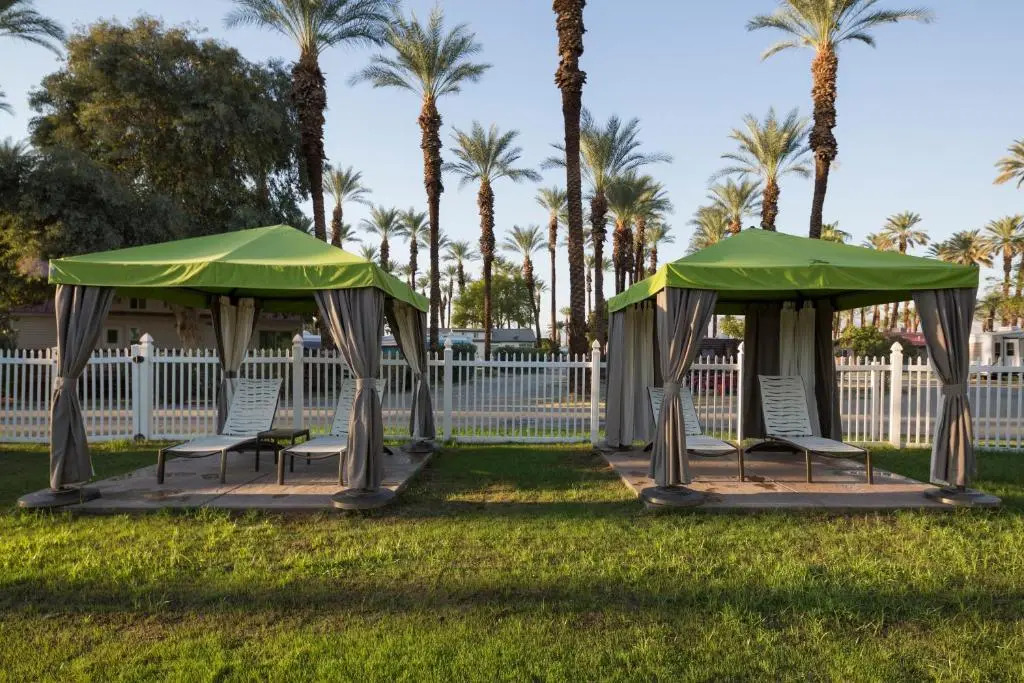 Palm Springs Camping Resort Cabin 3