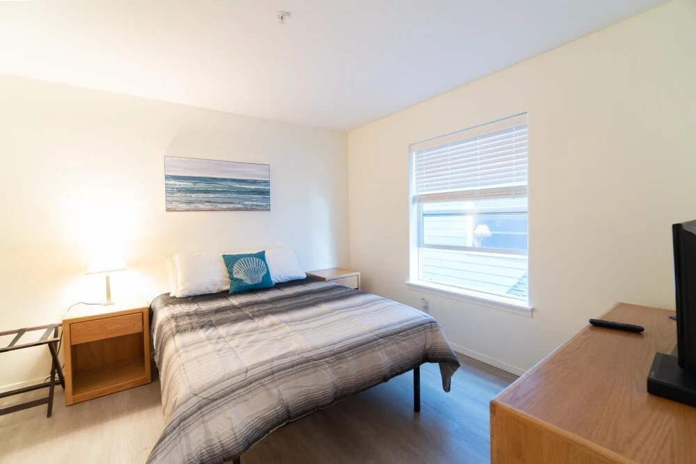 Waters Edge 208