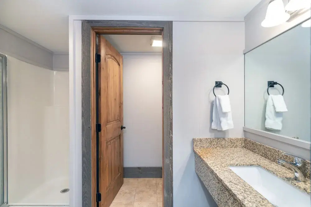 Mountainside Inn 209 1 Bedroom Hotel Room by Alpine Lodging Telluride