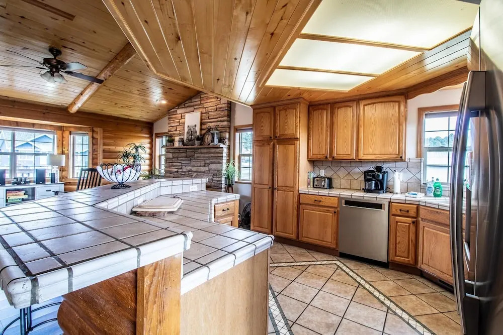 Pet Friendly Large Great Mountain Gathering