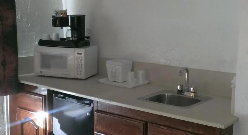 Airport Inn Hotel