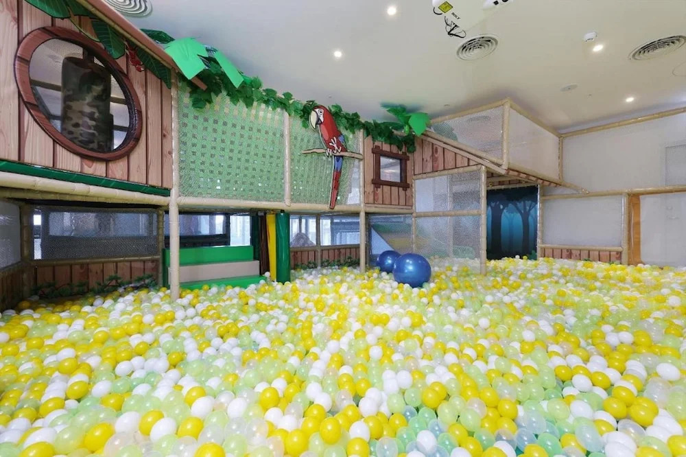 CHECK inn MAGI Kids Hotel