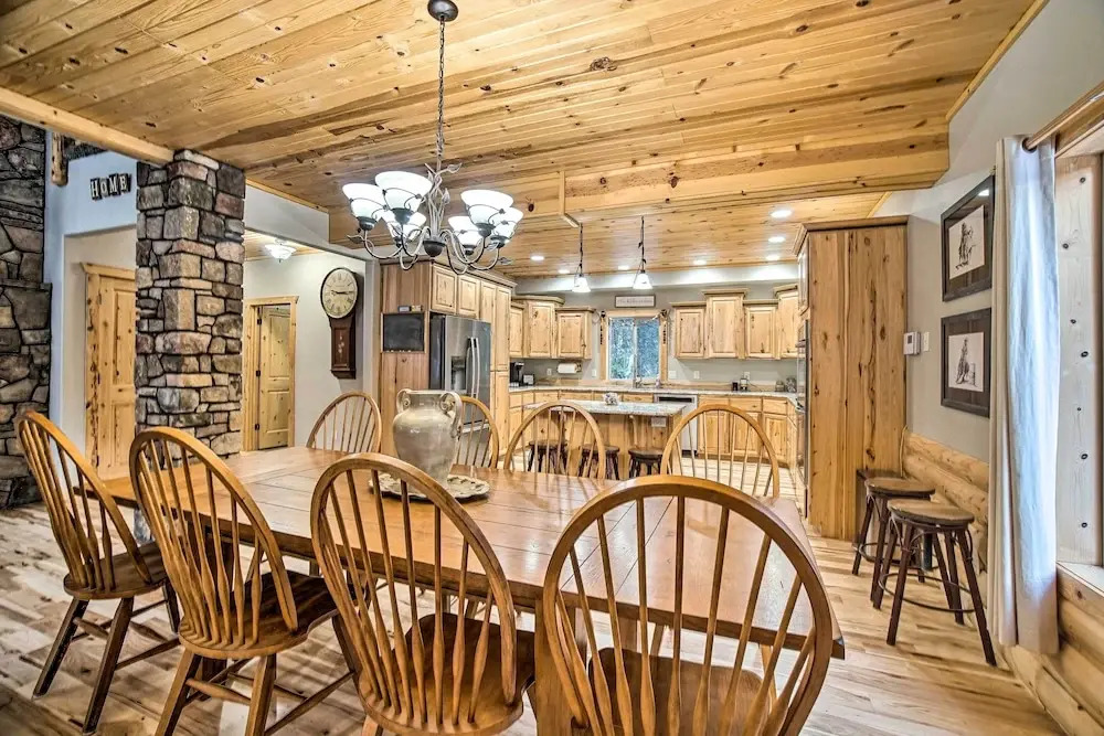Garden Valley Cabin w/ Loft & Large Deck