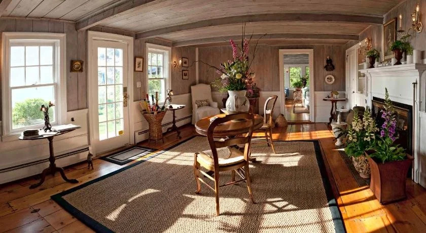 A Little Inn on Pleasant Bay