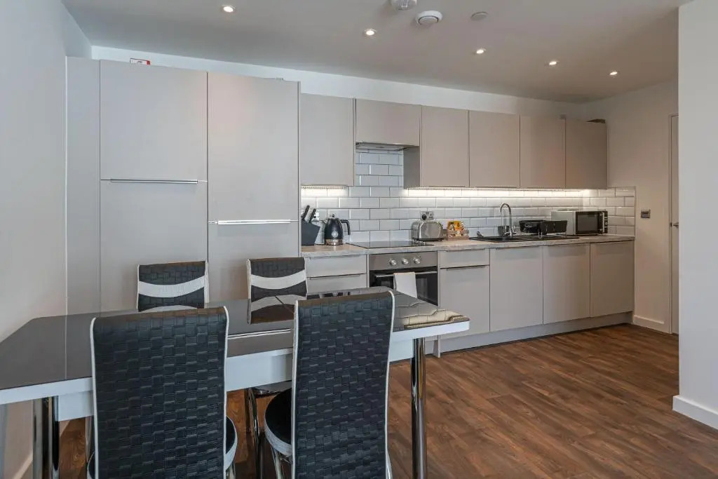 Contemporary 2 Bedroom Apartment - Birmingham City Centre - Digbeth Bullring Coach Station
