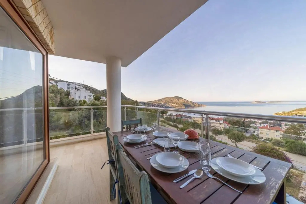 Gorgeous Sea View Flat With Pool in Antalya Kalkan