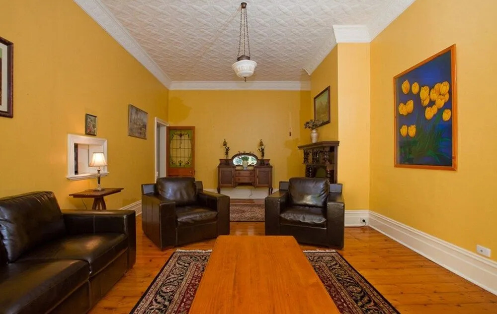 Seaton on Spence - Old world charm with modern living