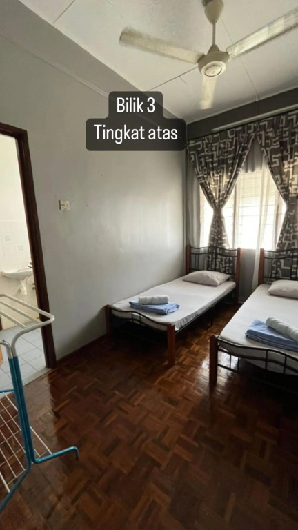 LEPAK-LEPAK HOMESTAY @ INDERA MAHKOTA