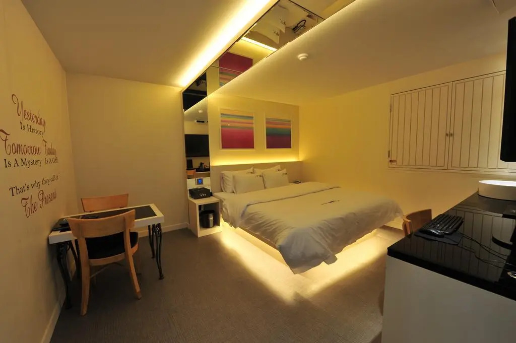 Ytt Hotel