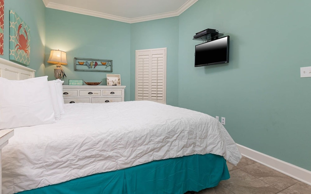 The Oasis 308 Formerly Phoenix West Ii 308 3 Bedroom Condo