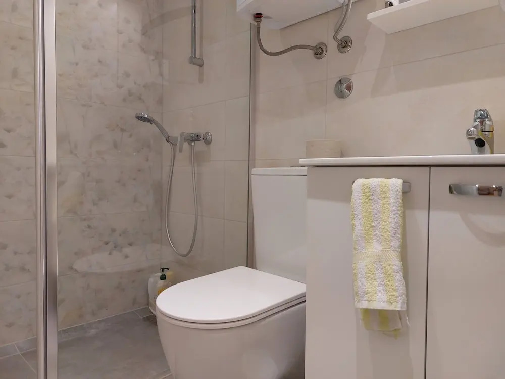 Homey 1-BR Apt