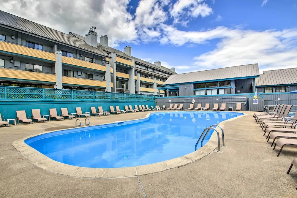 Lincoln Condo Rental w/ Shuttle Near Loon Mountain