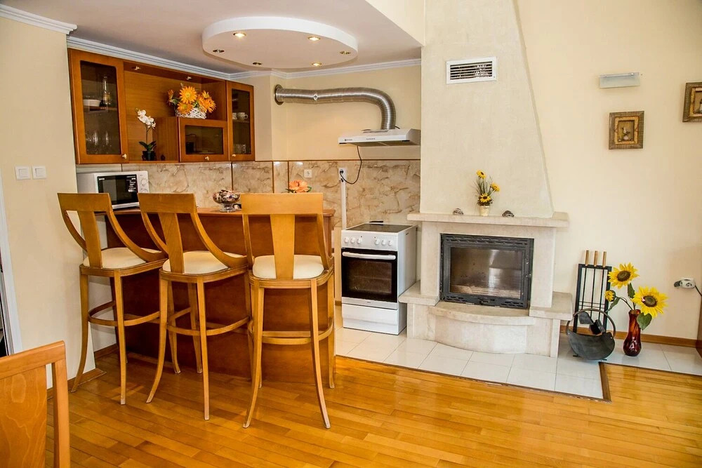 FM Luxury 1-BDR Maisonette with Terrace